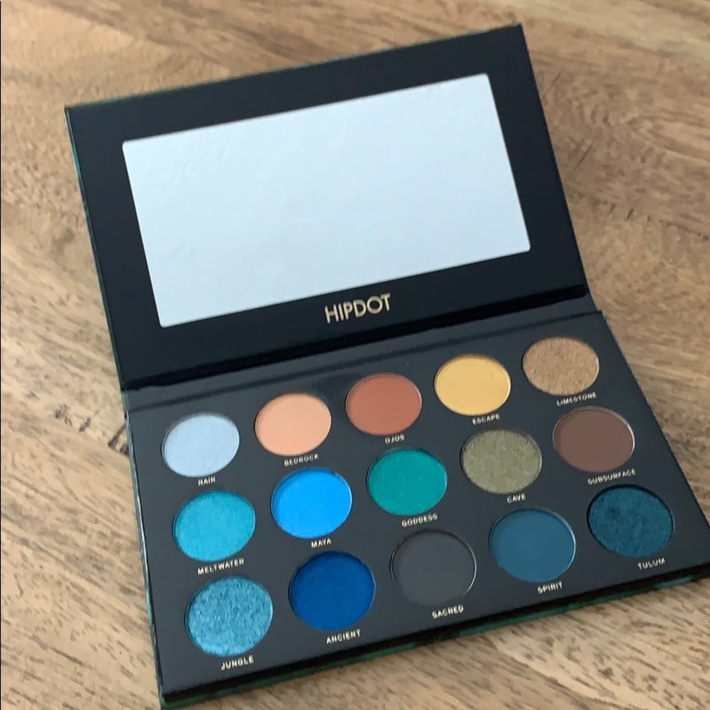 HIPDOT CENOTE Pressed eyeshadow palette